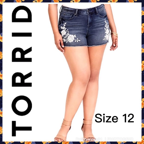NWT Torrid Jean Shorts Floral Embroidered Cut Off Denim Frayed Hem High Rise 16
